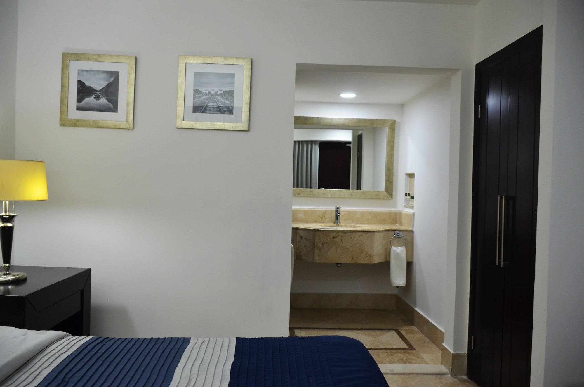 Wyndham Garden Los Mochis Plaza Inn Bagian luar foto